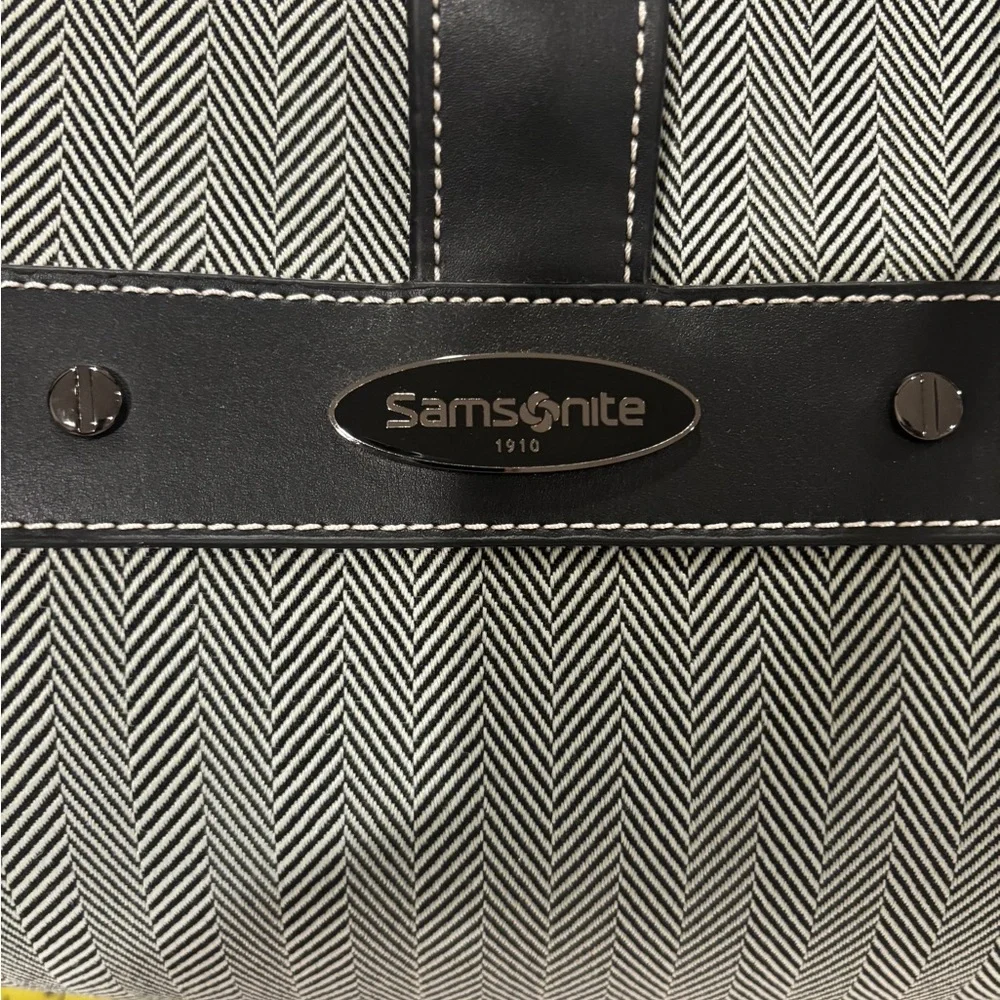 Samsonite Black and Gray Duffel Bag
